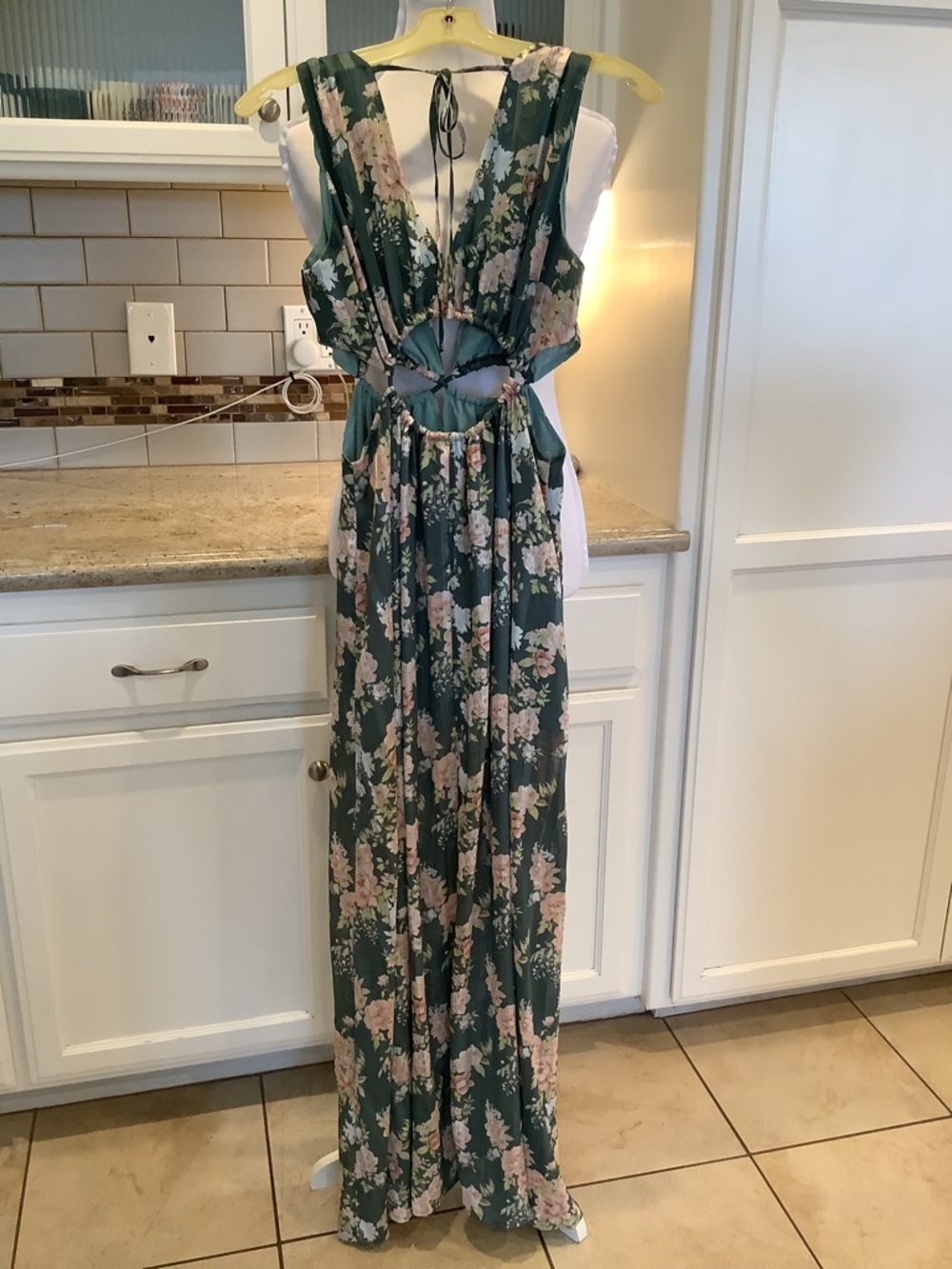 Green Floral Cutout Maxi Dress - size 2 Hello Molly - Picture 5 of 10